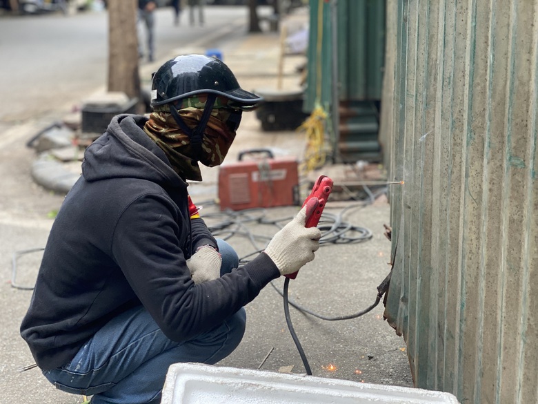 Hà Nội: Phường Vĩnh Tuy ra quân dẹp chợ tạm, chợ cóc- Ảnh 11. Hà Nội: Phường Vĩnh Tuy ra quân dẹp chợ tạm, chợ cóc- Ảnh 11.