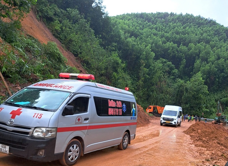 Mưa lũ tại miền Trung, phương tiện v&agrave;o Nam v&agrave; l&ecirc;n T&acirc;y Nguy&ecirc;n theo hướng n&agrave;o?- Ảnh 2.