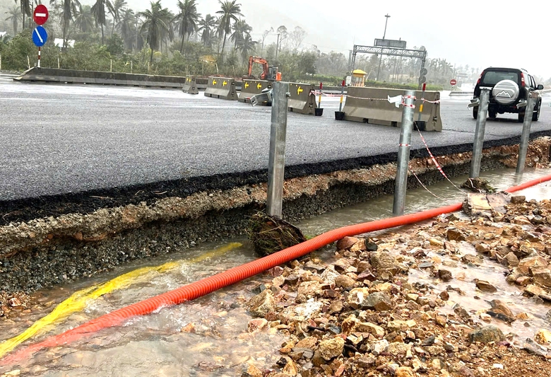 Mưa lũ g&acirc;y thiệt hại 3 g&oacute;i thầu cao tốc Quy Nhơn - Ch&iacute; Thạnh, nguy cơ chậm tiến độ- Ảnh 9.