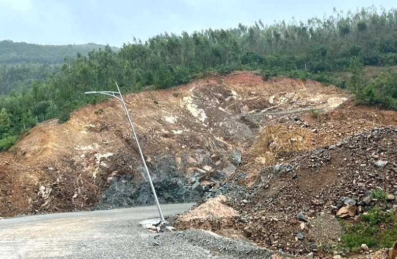 Mưa lũ g&acirc;y thiệt hại 3 g&oacute;i thầu cao tốc Quy Nhơn - Ch&iacute; Thạnh, nguy cơ chậm tiến độ- Ảnh 4.