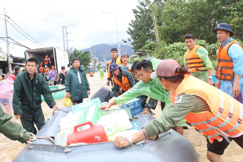 Mưa lũ lịch sử tại miền Trung: H&agrave;ng cứu trợ quốc tế đến với b&agrave; con tỉnh Gia Lai, Đắk Lắk- Ảnh 25.