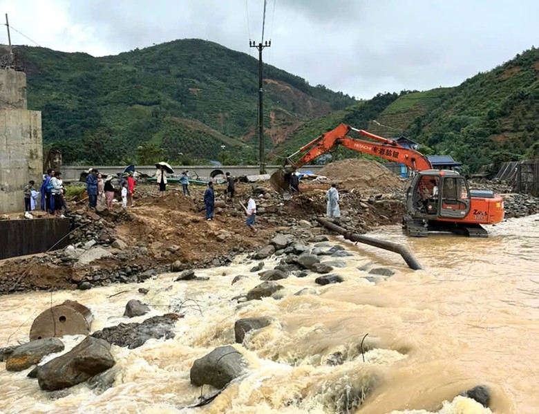 Mưa lũ lịch sử tại miền Trung: H&agrave;ng cứu trợ quốc tế đến với b&agrave; con tỉnh Gia Lai, Đắk Lắk- Ảnh 7.