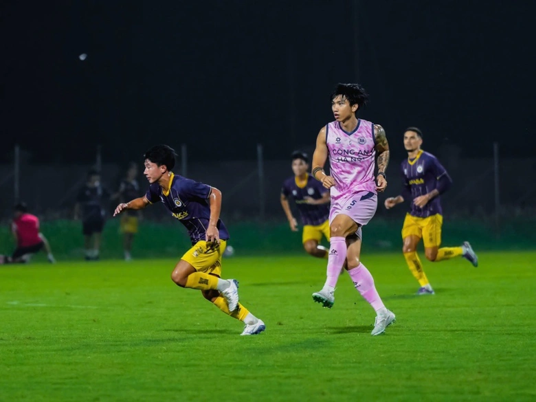 Đo&agrave;n Văn Hậu được đăng k&yacute; thi đấu tại V-League 2025-2026- Ảnh 2.