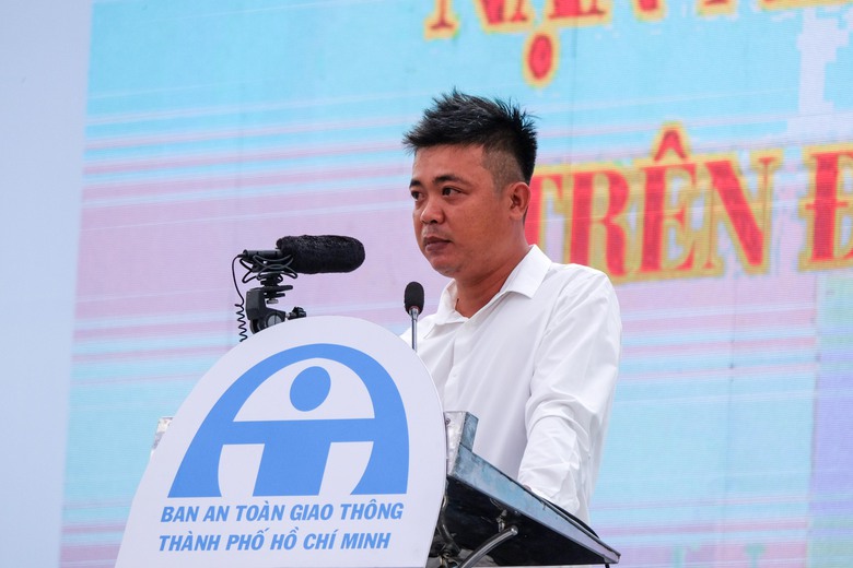 TP.HCM tưởng niệm nạn nh&acirc;n TNGT: H&atilde;y h&agrave;nh động v&igrave; m&ocirc;i trường giao th&ocirc;ng an to&agrave;n, văn minh- Ảnh 1.