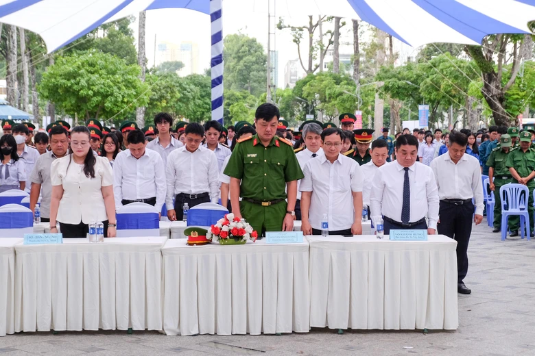 TP.HCM tưởng niệm nạn nh&acirc;n TNGT: H&atilde;y h&agrave;nh động v&igrave; m&ocirc;i trường giao th&ocirc;ng an to&agrave;n, văn minh- Ảnh 2.