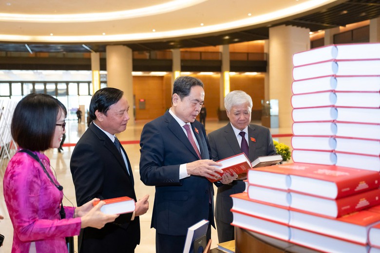 Quốc hội kh&oacute;a XV c&oacute; nhiều s&aacute;ng kiến lập ph&aacute;p chưa từng c&oacute; tiền lệ- Ảnh 4.