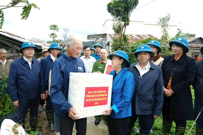 Mưa lũ lịch sử tại miền Trung: H&agrave;ng cứu trợ quốc tế đến với b&agrave; con tỉnh Gia Lai, Đắk Lắk- Ảnh 3.