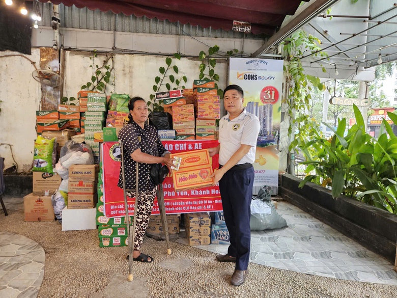 TP.HCM: Các nhà ga metro trở thành điểm tiếp nhận hàng hóa cứu trợ đồng bào miền Trung- Ảnh 4. TP.HCM: Các nhà ga metro trở thành điểm tiếp nhận hàng hóa cứu trợ đồng bào miền Trung- Ảnh 4.