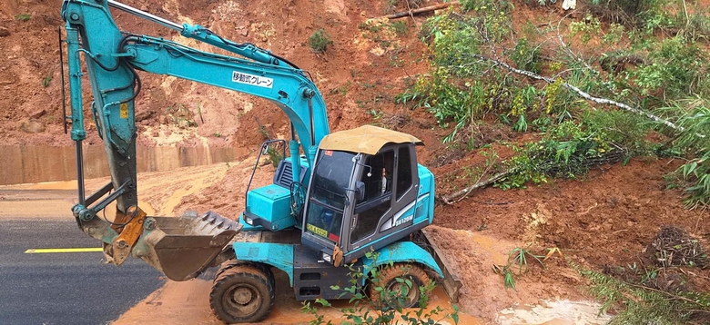 Quảng Ng&atilde;i: Sạt lở nghi&ecirc;m trọng tr&ecirc;n quốc lộ 24 qua Măng Đen, giao th&ocirc;ng t&ecirc; liệt- Ảnh 11.