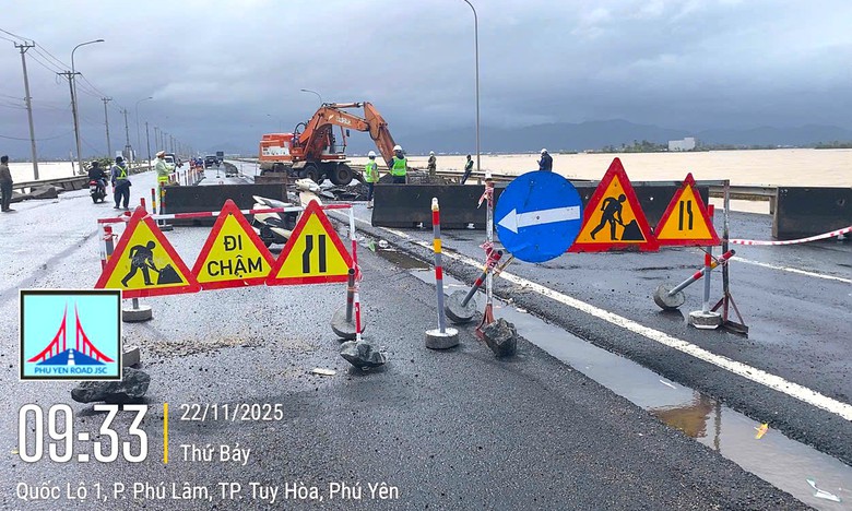 Người d&acirc;n cần lưu &yacute; g&igrave; khi lưu th&ocirc;ng qua c&aacute;c khu vực ngập lụt, sạt lở miền Trung?- Ảnh 1.