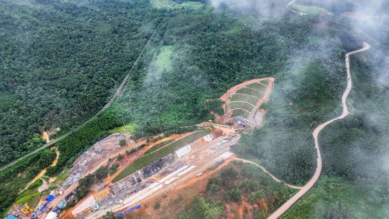 Cả chục điểm &aacute;ch tắc do mưa lũ: Bộ X&acirc;y dựng huy động lực lượng, vật tư, thiết bị khẩn cấp- Ảnh 1.