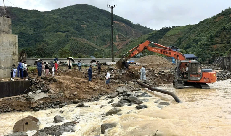 Cập nhật trưa 23/11: Mưa lũ miền Trung l&agrave;m 102 người chết v&agrave; mất t&iacute;ch- Ảnh 1.