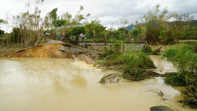 Gia Lai: Hơn 500 cầu, cống, ngầm tr&agrave;n hư hỏng sau lũ- Ảnh 1.