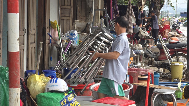 Người d&acirc;n thượng nguồn s&ocirc;ng Ba Hạ g&acirc;y dựng lại cuộc sống từ ngổn ngang b&ugrave;n đất- Ảnh 8.