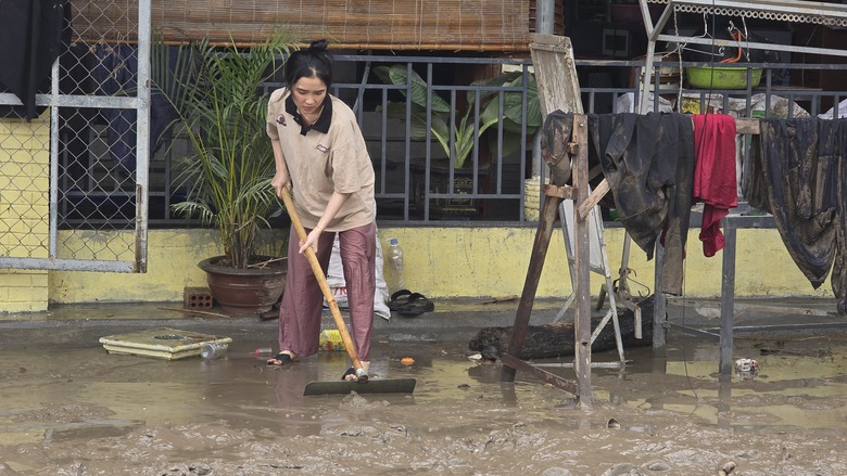 Người d&acirc;n thượng nguồn s&ocirc;ng Ba Hạ g&acirc;y dựng lại cuộc sống từ ngổn ngang b&ugrave;n đất- Ảnh 9.