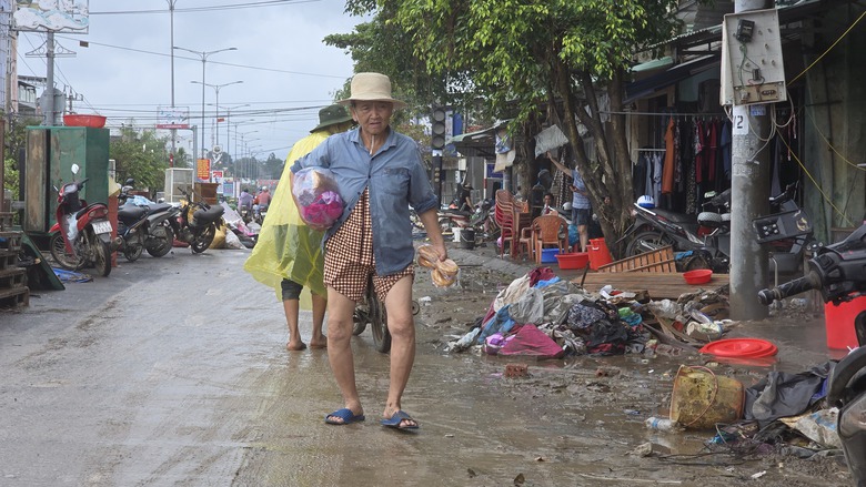 Người d&acirc;n thượng nguồn s&ocirc;ng Ba Hạ g&acirc;y dựng lại cuộc sống từ ngổn ngang b&ugrave;n đất- Ảnh 7.
