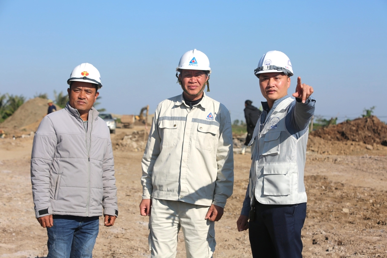 Thanh Hóa đẩy nhanh tiến độ dự án đường ven biển dài hơn 96km- Ảnh 2. Thanh Hóa đẩy nhanh tiến độ dự án đường ven biển dài hơn 96km- Ảnh 2.