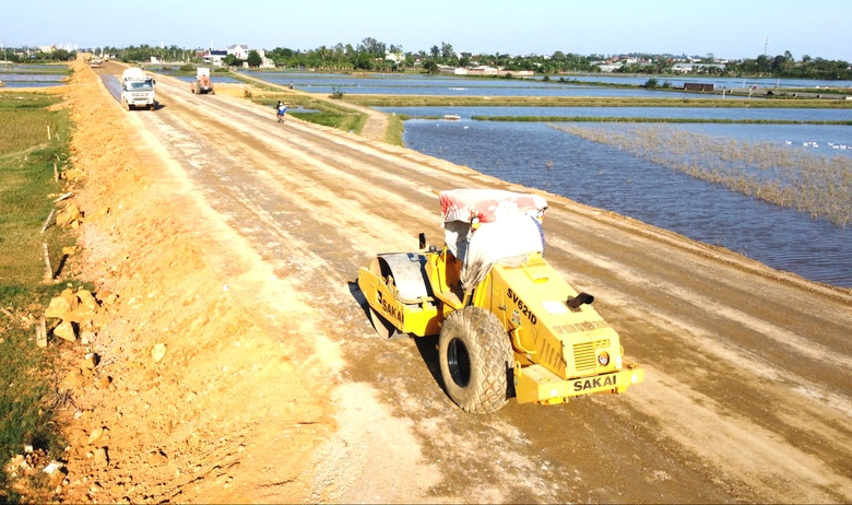 Thanh Hóa đẩy nhanh tiến độ dự án đường ven biển dài hơn 96km- Ảnh 1. Thanh Hóa đẩy nhanh tiến độ dự án đường ven biển dài hơn 96km- Ảnh 1.