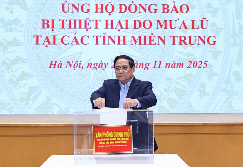 Thủ tướng v&agrave; l&atilde;nh đạo Ch&iacute;nh phủ, c&aacute;n bộ Văn ph&ograve;ng Ch&iacute;nh phủ ủng hộ đồng b&agrave;o v&ugrave;ng thi&ecirc;n tai- Ảnh 3.