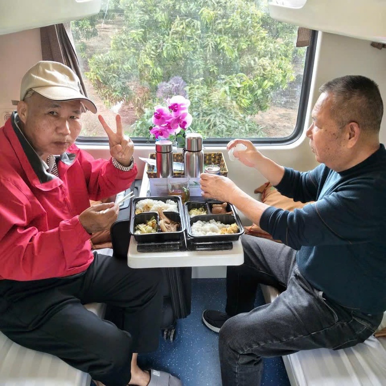 Đường sắt g&aacute;nh thiệt hại hơn 27 tỷ đồng do mưa lũ, h&agrave;nh kh&aacute;ch trả hơn 25.000 v&eacute;- Ảnh 3.