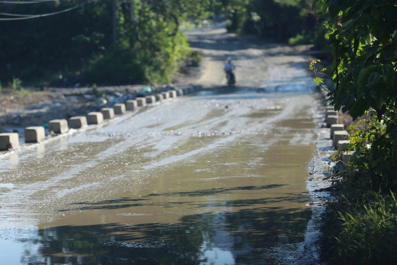 Cảnh s&aacute;t giao th&ocirc;ng Ph&uacute; Thọ xử l&yacute; h&agrave;ng loạt xe tải cỡ lớn c&agrave;y n&aacute;t tuyến đường d&acirc;n sinh- Ảnh 16.