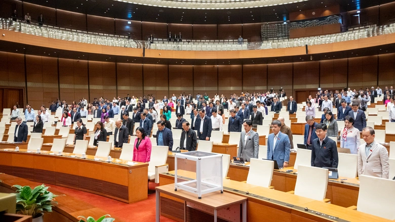 Quốc hội tưởng niệm người tử vong do thi&ecirc;n tai, quy&ecirc;n g&oacute;p ủng hộ đồng b&agrave;o v&ugrave;ng b&atilde;o lũ- Ảnh 2.