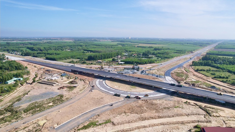 Phó Thủ tướng Mai Văn Chính: Đẩy nhanh thi công Vành đai 3 TP.HCM, kịp thông xe 19/12- Ảnh 5. Phó Thủ tướng Mai Văn Chính: Đẩy nhanh thi công Vành đai 3 TP.HCM, kịp thông xe 19/12- Ảnh 5.