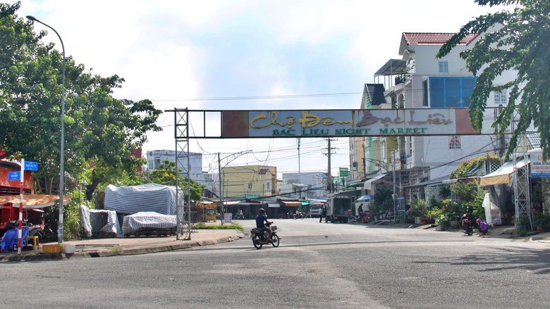 C&agrave; Mau: Di dời c&aacute;c hộ d&acirc;n khu ẩm thực, chợ đ&ecirc;m về đường H&ograve;a B&igrave;nh- Ảnh 4.