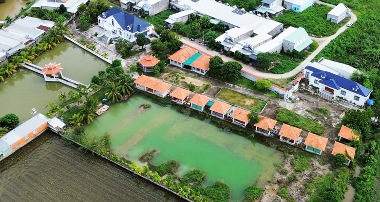 Biệt thự x&acirc;y giữa đồng ruộng cạnh khu d&acirc;n cư bị kết luận kh&ocirc;ng ph&eacute;p ở An Giang- Ảnh 5.