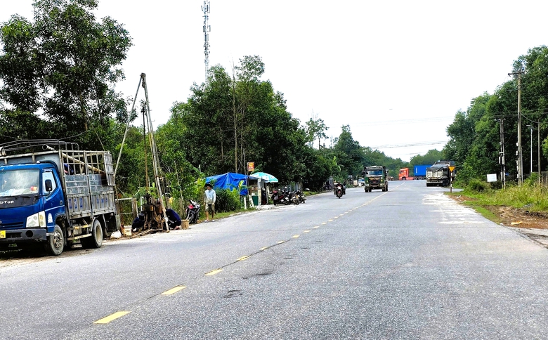 Ph&ecirc; duyệt dự &aacute;n giải ph&oacute;ng mặt bằng QL15D đoạn cảng Mỹ Thủy đến cao tốc Cam Lộ - La Sơn- Ảnh 2.