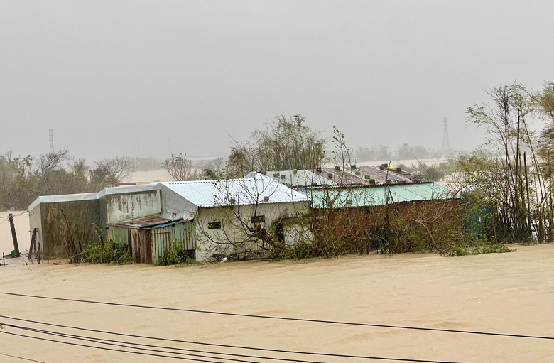 Mưa lũ gây thiệt hại hơn 1.500 tỷ đồng tại Gia Lai- Ảnh 2. Mưa lũ gây thiệt hại hơn 1.500 tỷ đồng tại Gia Lai- Ảnh 2.