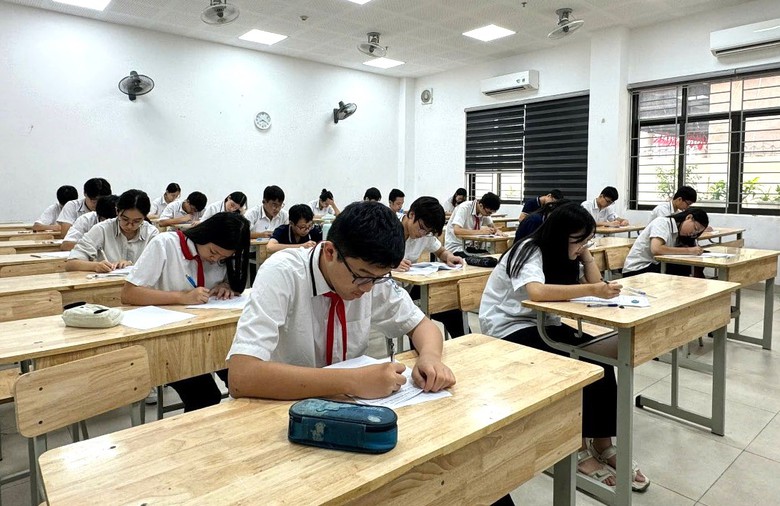 H&agrave; Nội t&iacute;nh điều chỉnh lịch thi v&agrave;o lớp 10, phụ huynh lo lắng- Ảnh 2.