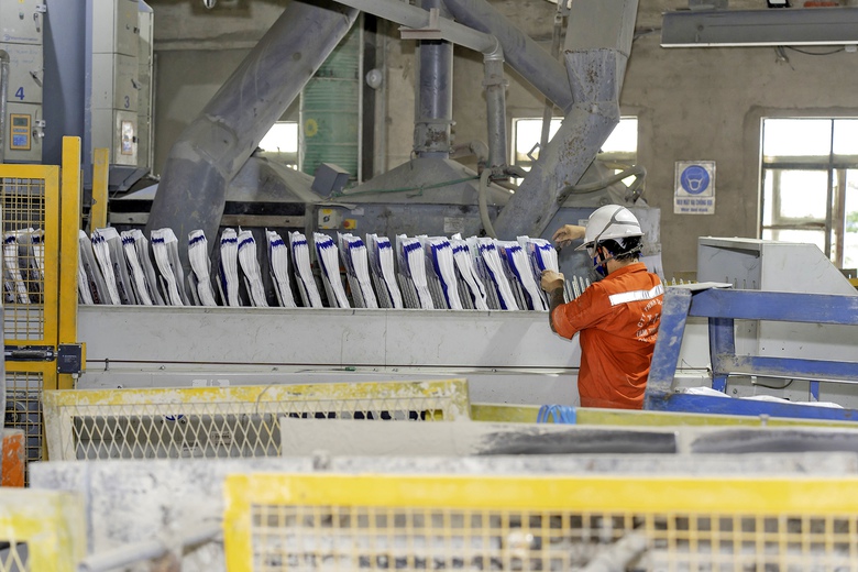 Cơ hội từ &ldquo;tấm v&eacute; xanh&rdquo; của doanh nghiệp vật liệu- Ảnh 1.