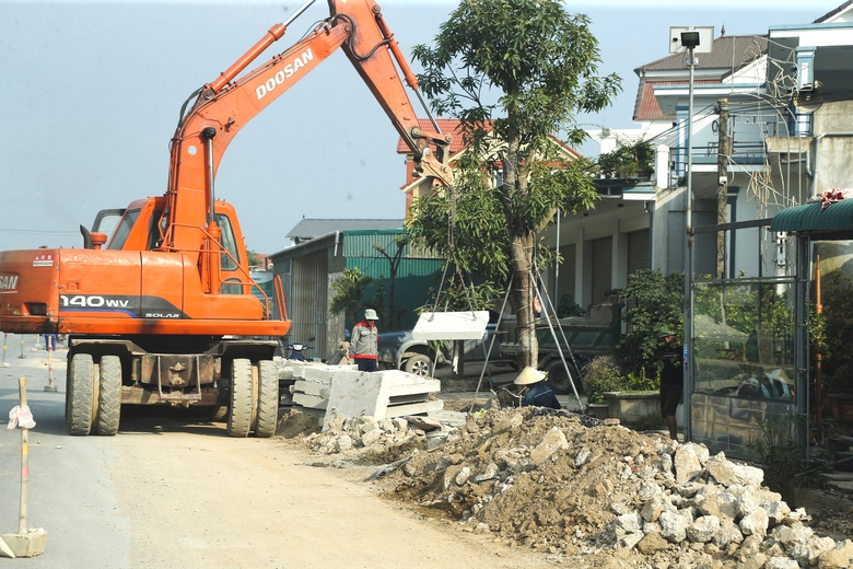 Gấp rút hoàn thành dự án nâng cấp, mở rộng quốc lộ 7A ở Nghệ An- Ảnh 1. Gấp rút hoàn thành dự án nâng cấp, mở rộng quốc lộ 7A ở Nghệ An- Ảnh 1.