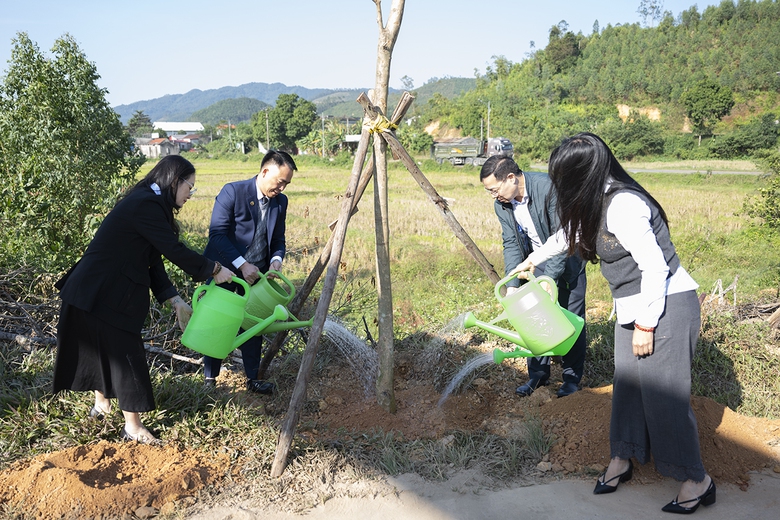Ph&aacute;t động chương tr&igrave;nh "Toyota chung tay xanh h&oacute;a học đường" tại Ph&uacute; Thọ- Ảnh 2.
