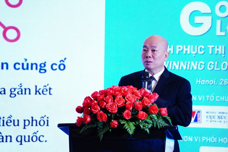 ông phí.jpeg ông phí.jpeg