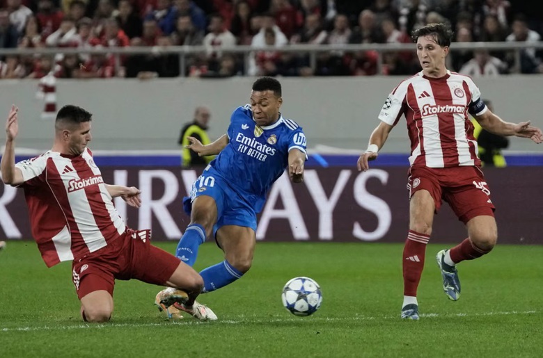 Mbappe tỏa s&aacute;ng, Real Madrid lội ngược đ&aacute;nh bại Olympiakos- Ảnh 2.