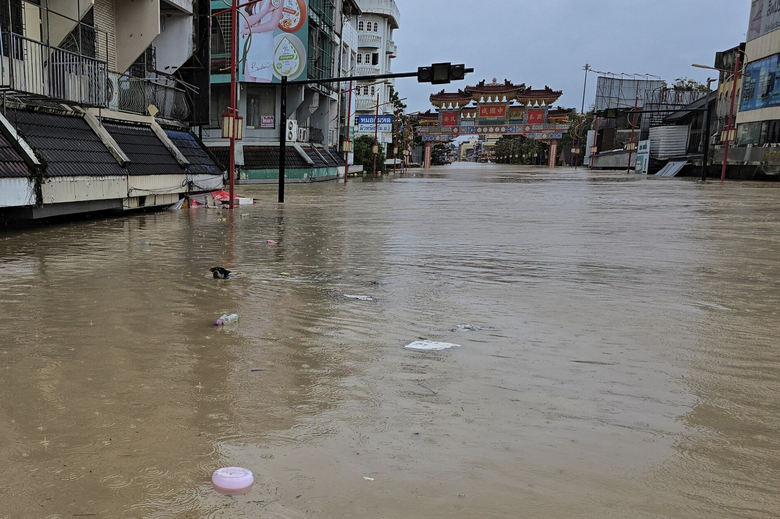 Lũ lụt nghi&ecirc;m trọng tại Th&aacute;i Lan, 33 người tử vong- Ảnh 1.