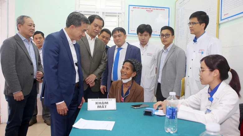 Khám bệnh, cấp thuốc miễn phí cho hơn 1.000 người dân ở Huế- Ảnh 1. Khám bệnh, cấp thuốc miễn phí cho hơn 1.000 người dân ở Huế- Ảnh 1.