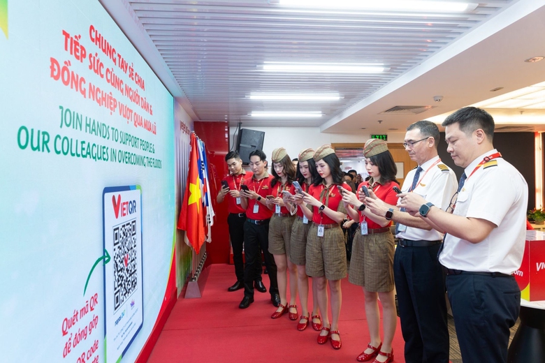 Những chuyến bay Vietjet chở đầy y&ecirc;u thương- Ảnh 5.