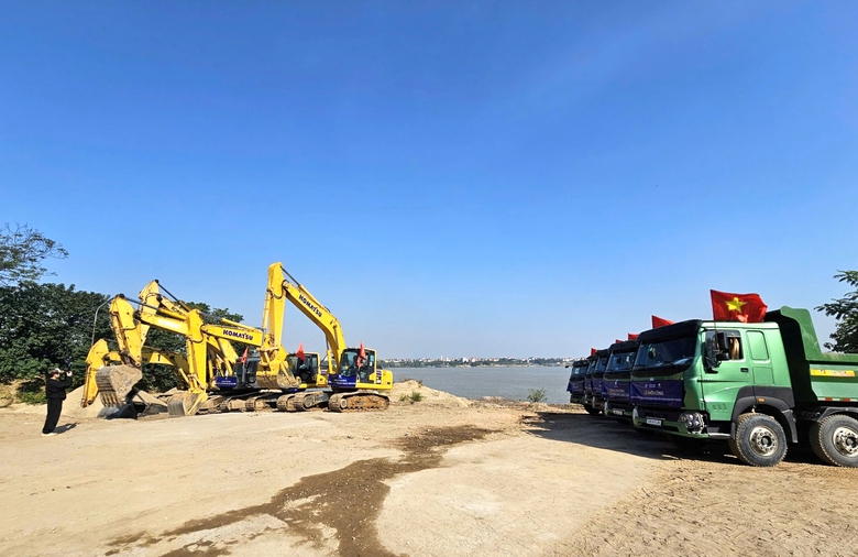 E:\Năm 2025\Th&aacute;ng 11\H&igrave;nh ảnh\Khởi c&ocirc;ng trạm bơm ph&uacute; thượng\z7267087333903_8f1d417328d10289ac1a59d2fe9a8827.jpg