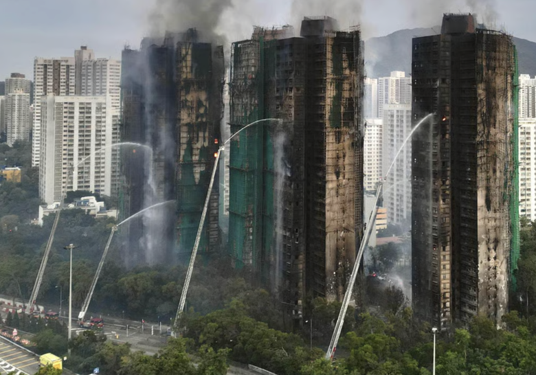 Vụ ch&aacute;y chung cư tại Hong Kong l&agrave;m dấy l&ecirc;n lo ngại rủi ro ch&aacute;y nổ từ gi&agrave;n gi&aacute;o tre- Ảnh 2.