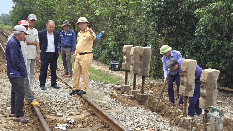 Đ&oacute;ng 3 lối đi tự mở g&acirc;y mất an to&agrave;n giao th&ocirc;ng tr&ecirc;n tuyến đường sắt qua Đ&agrave; Nẵng- Ảnh 1.