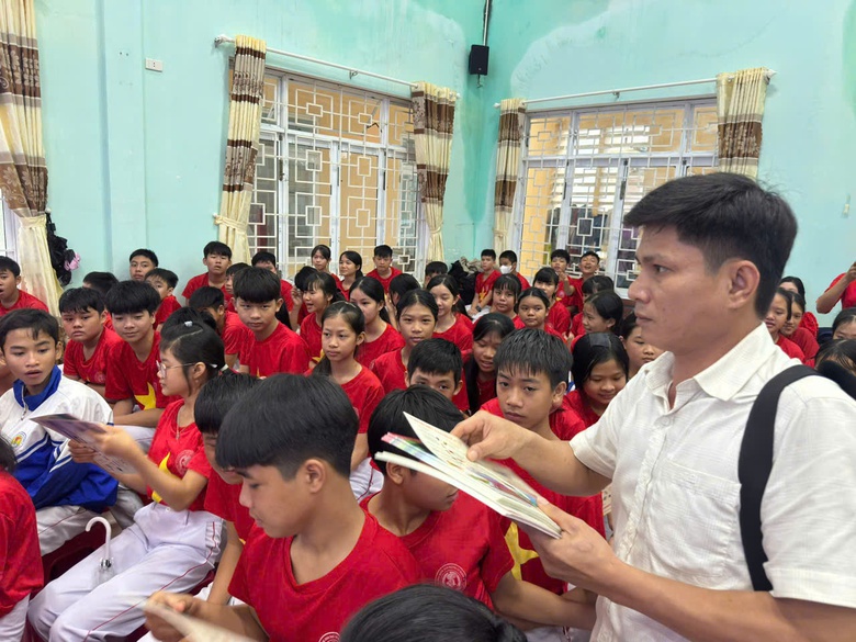 X&acirc;y dựng h&agrave;nh lang an to&agrave;n đường sắt bắt đầu từ n&acirc;ng cao &yacute; thức người d&acirc;n- Ảnh 1.