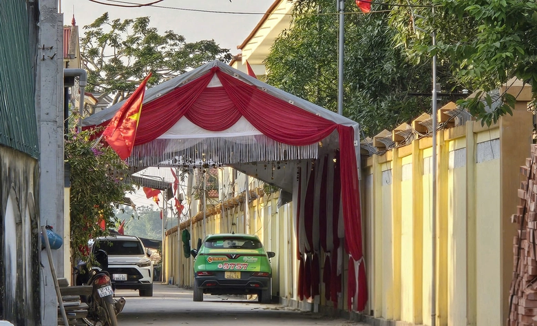 Nghệ An: Việc sử dụng tạm thời l&ograve;ng đường dựng rạp cưới hỏi, ma chay đi v&agrave;o nền nếp- Ảnh 2.