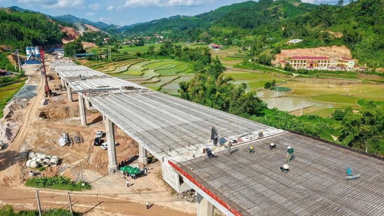 H&ograve;a Ph&aacute;t cung cấp c&aacute;p dự ứng lực v&agrave;o h&agrave;ng loạt c&ocirc;ng tr&igrave;nh trọng điểm- Ảnh 2.