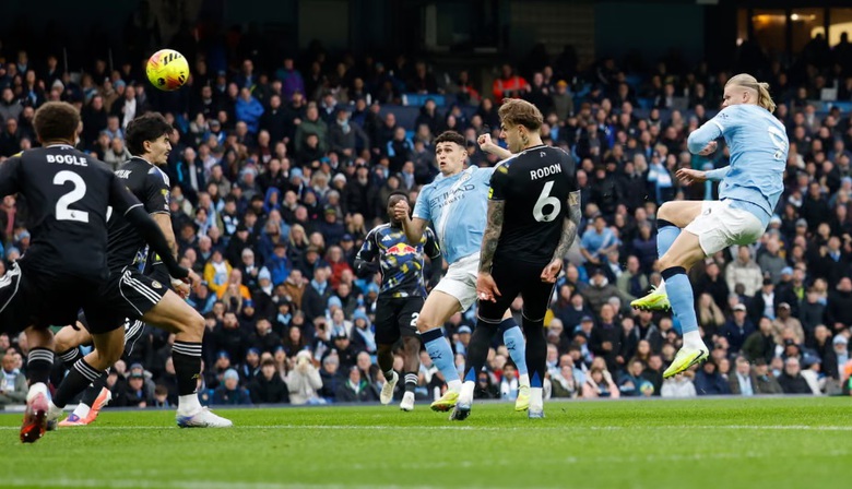 Foden tỏa s&aacute;ng, Man City thắng nghẹt thở Leeds tại Etihad - Ảnh 1.