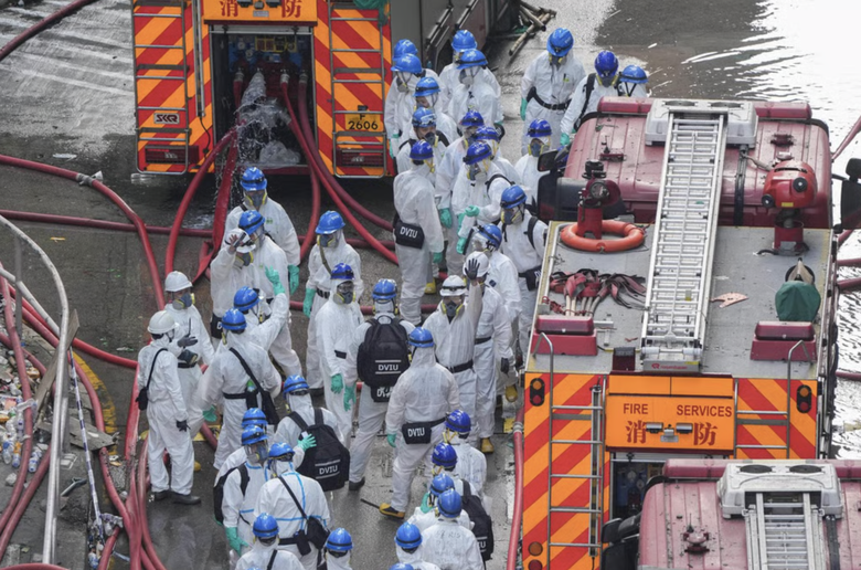 Hong Kong tưởng niệm nạn nhân, gấp rút hỗ trợ cư dân mất trắng tài sản trong vụ cháy- Ảnh 3. Hong Kong tưởng niệm nạn nhân, gấp rút hỗ trợ cư dân mất trắng tài sản trong vụ cháy- Ảnh 3.