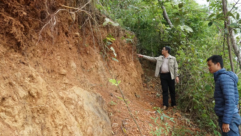 Gia Lai: Vết nứt xuất hiện tr&ecirc;n đồi, ch&iacute;nh quyền chủ động phương &aacute;n bảo vệ khu d&acirc;n cư- Ảnh 8.