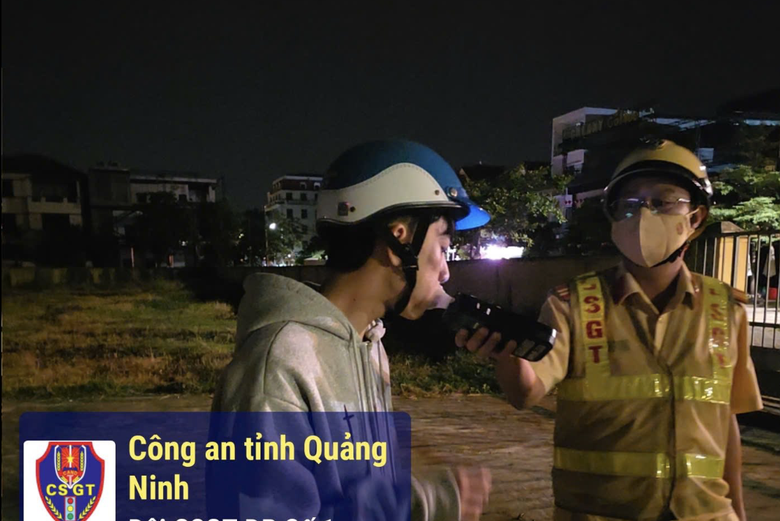 Một ng&agrave;y ph&aacute;t hiện gần 2.500 &ldquo;ma men&rdquo; l&aacute;i xe, trong đ&oacute; c&oacute; 15 phụ nữ- Ảnh 2.